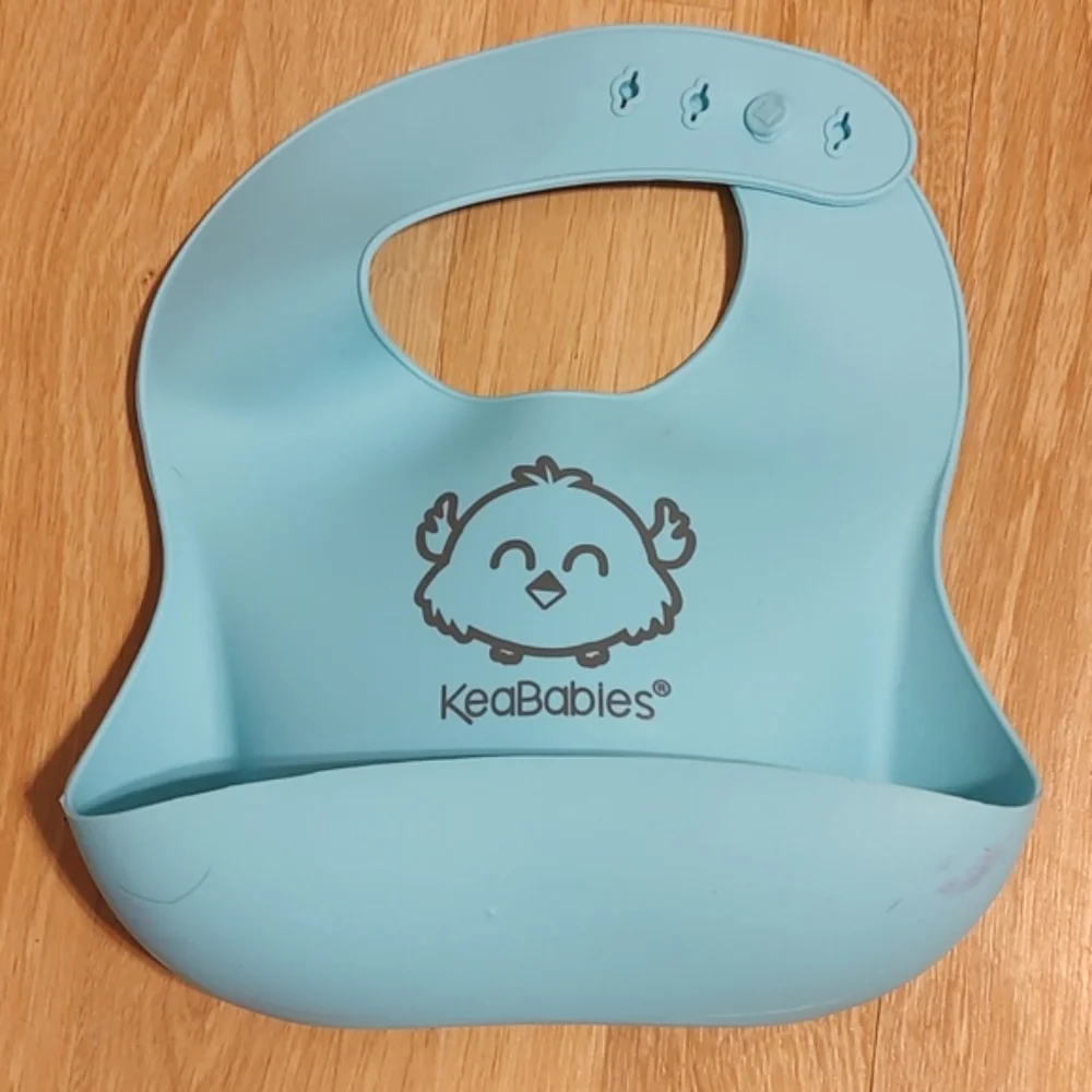 *Lot of 2* KeaBabies Silicone Bibs Blue Green Wide Crumb Pocket Adjustable 🩵💚